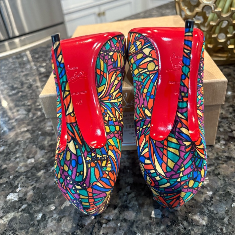 Christian Louboutin So Kate Multicolor Stiletto Satin Heels Like New - Picture 3 of 8